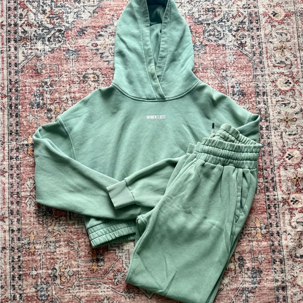 Women’s Best Green Sweatset